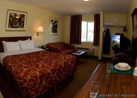 Intown Suites Extended Stay Greenville Nc Room photo